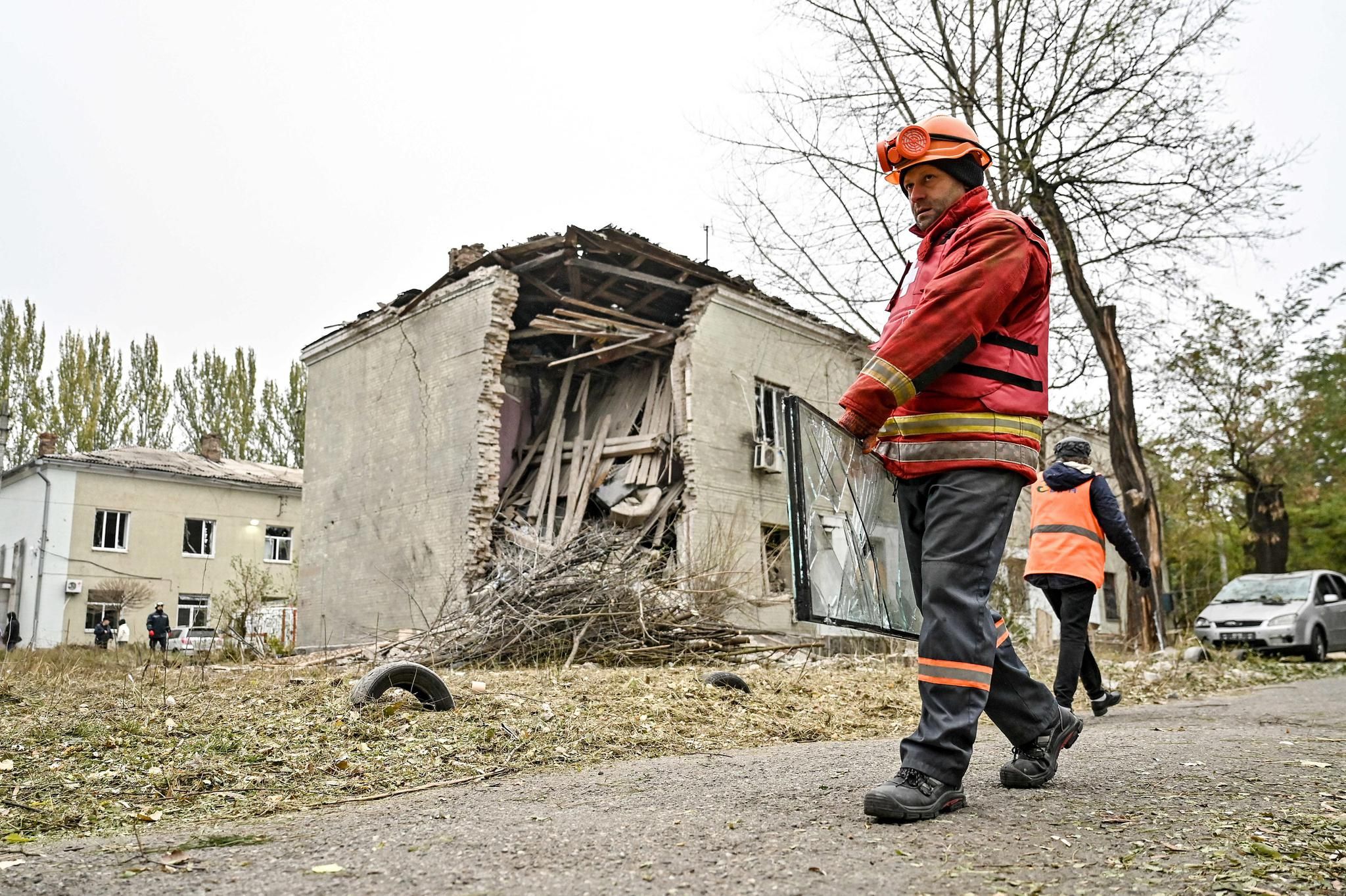 Une fillette de 12 ans perd la vie dans une attaque aérienne en Ukraine