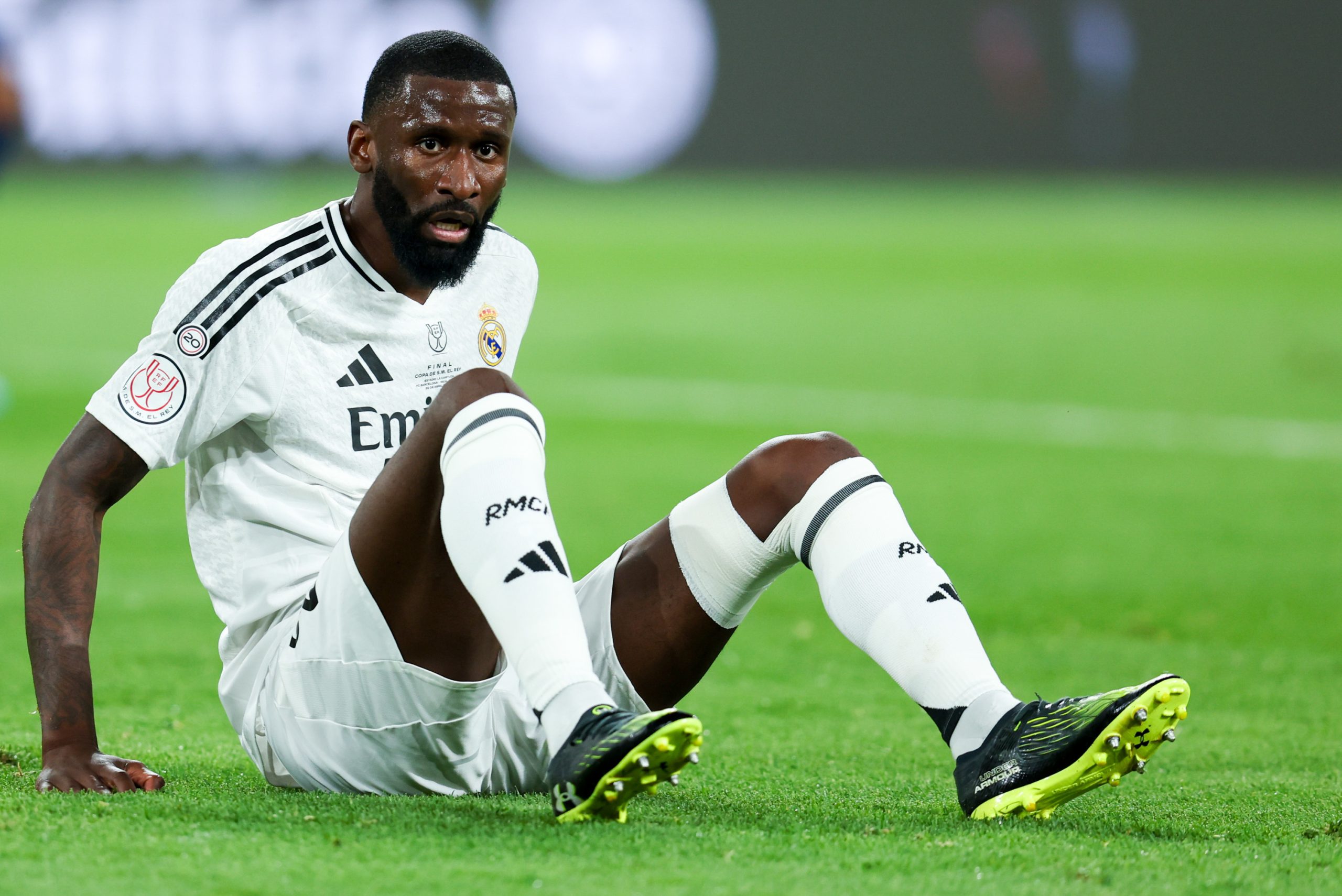 Antonio Rüdiger du Real Madrid sanctionné de six matchs pour son comportement inacceptable en finale de la Coupe du Roi