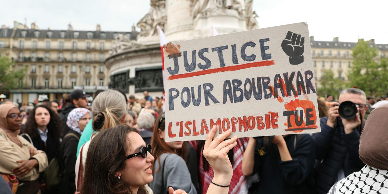 Bruno Retailleau attaque en justice un collaborateur d’Ersilia Soudais pour incitation à l’insurrection