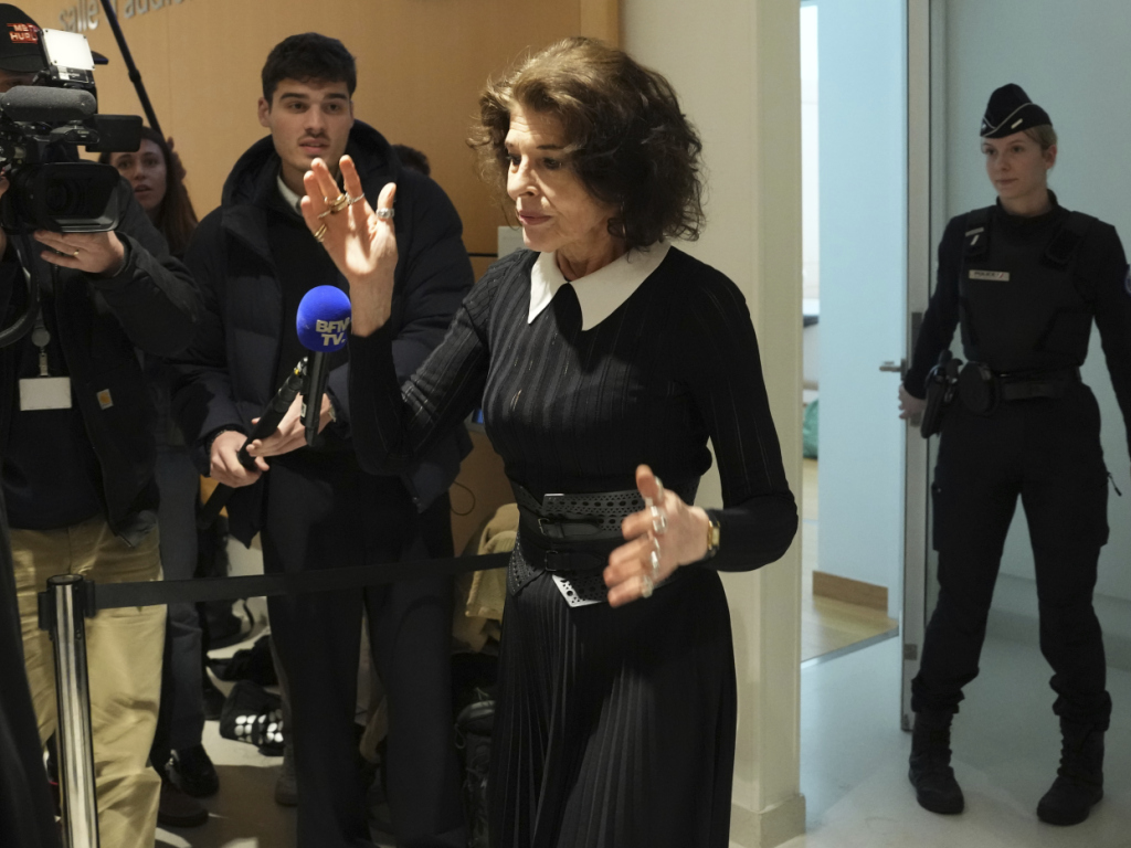 Gérard Depardieu en tournage avec Fanny Ardant malgré les accusations de violences sexuelles
