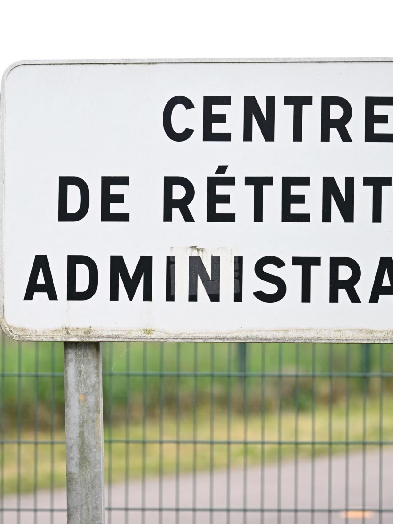 Nouvelle législation au Sénat : les associations exclues des centres de rétention administrative