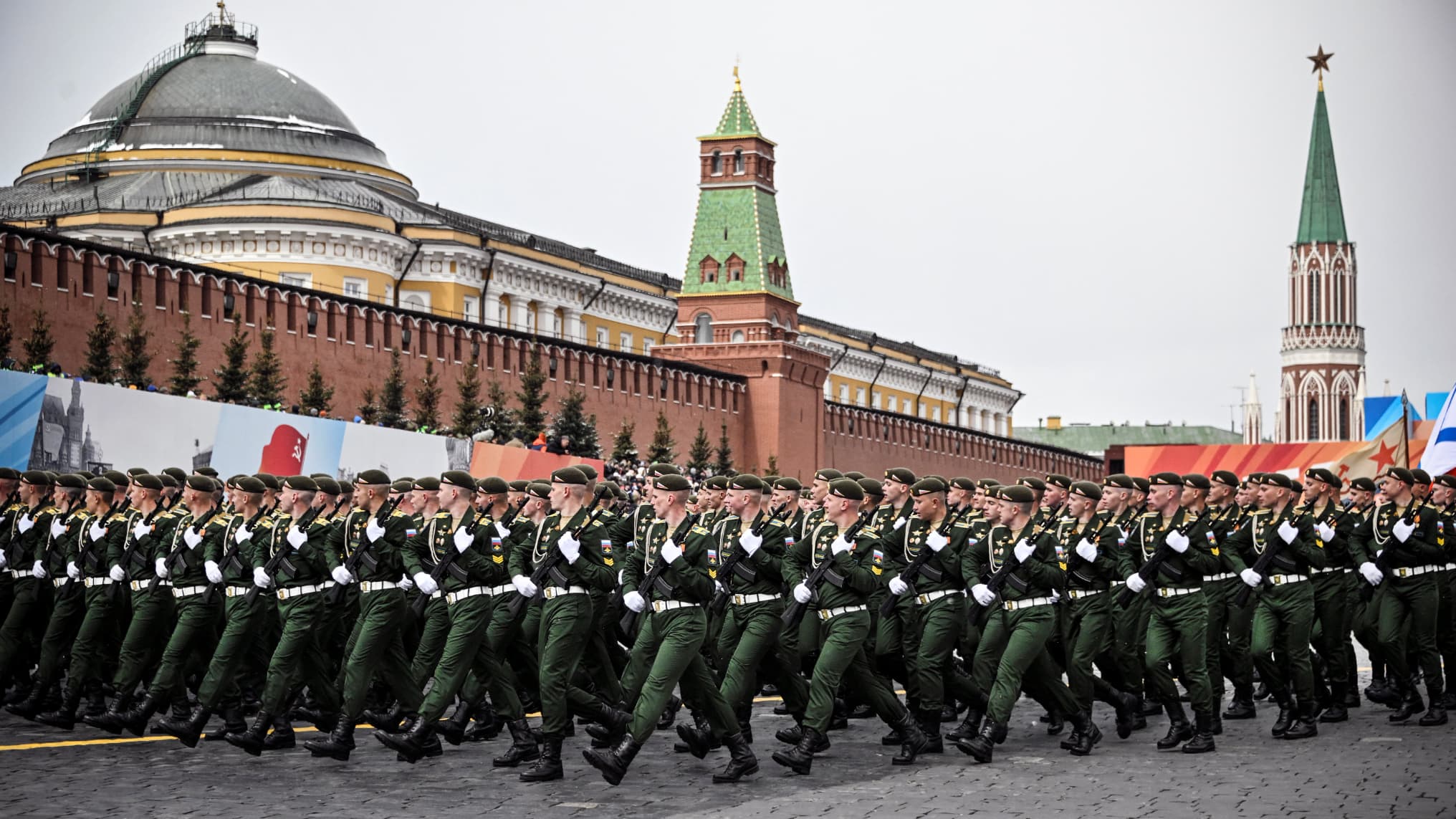 Les préparatifs du Kremlin pour les célébrations du 9-Mai sous une tension accrue