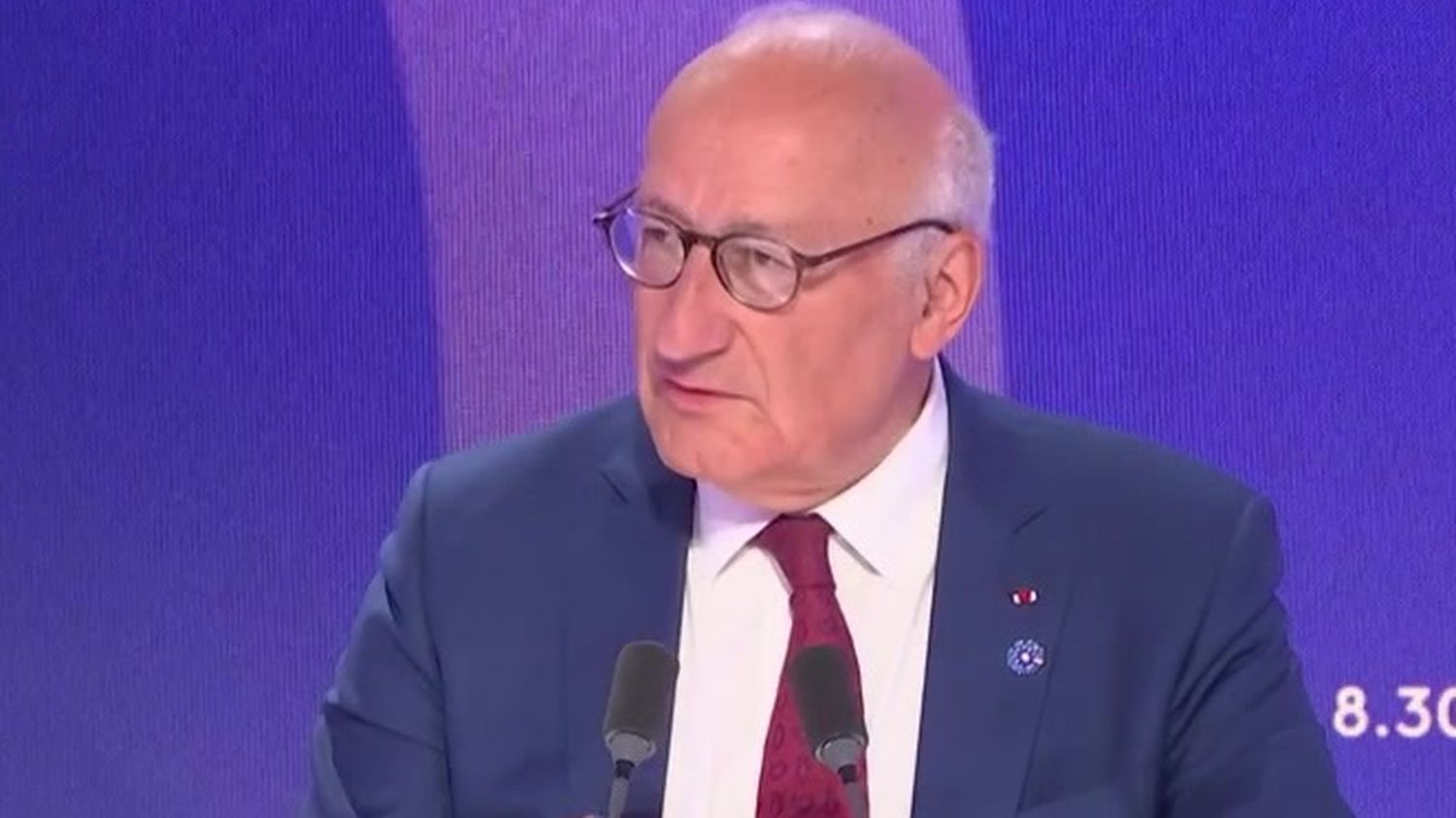 Le 8 Mai : Philippe Étienne dénonce la réécriture historique